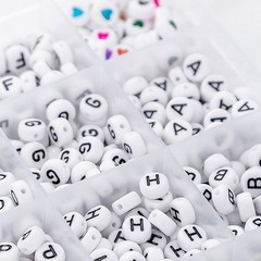 1200Pcs A-Z White Flat Round Black Letter English Alphabet Acrylic Beads8373