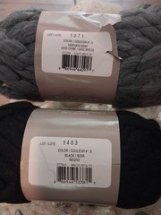 (3) Loops & Threads CHUNKY Big Yarn Black/Heather Gray 27 yds 5.2oz