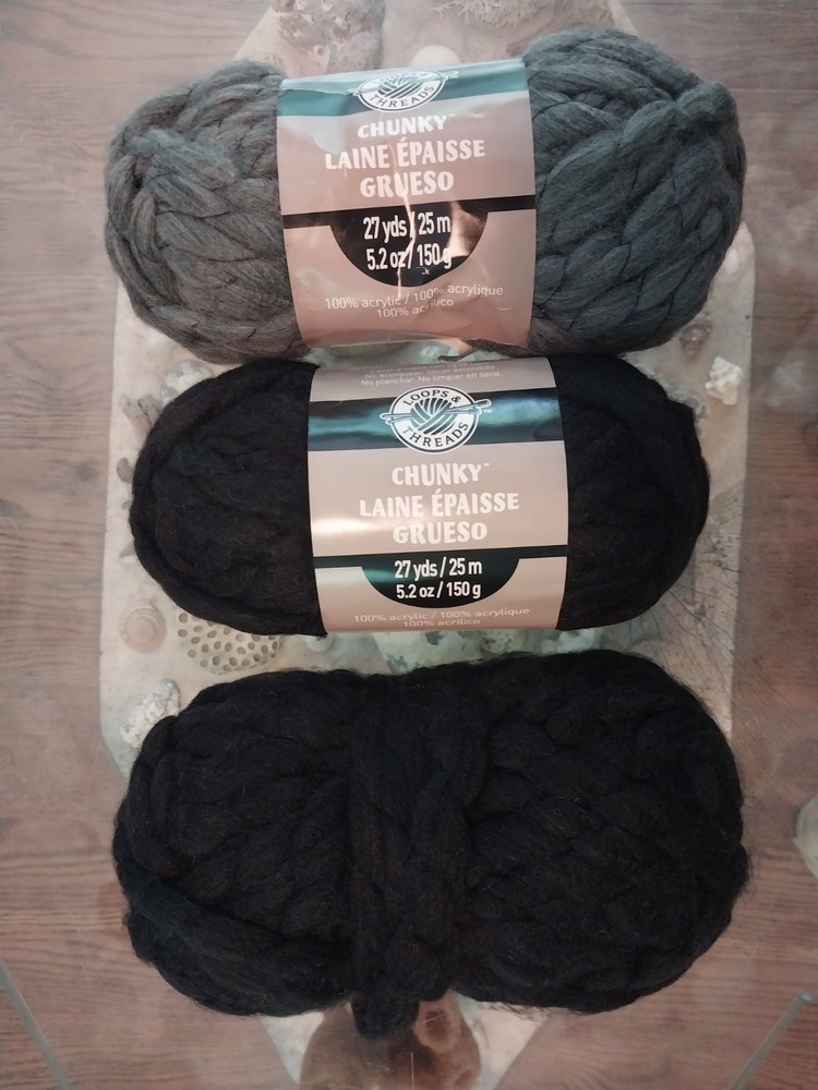 (3) Loops & Threads CHUNKY Big Yarn Black/Heather Gray 27 yds 5.2oz