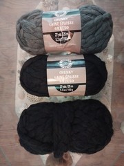 (3) Loops & Threads CHUNKY Big Yarn Black/Heather Gray 27 yds 5.2oz