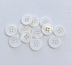 24 Buttons Off-White Iridescent Natural Real Shell 4-Hole Sewing 17 mm #WH73