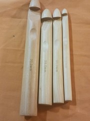 4 large wood Crochet hooks – sizes 15.0mm, 20.0mm, 25.mm, 30.0mm