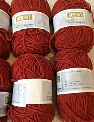 Vintage Bernat Saluki Acrylic Nylon Yarn 8 Skeins USA 1.75 Oz SDL NOS RUST COLOR