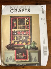 McCall’s Pattern M4991 Christmas CARDINAL Quilt / Wall Hanging & Table Runner