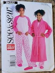 Butterick Yes It’s Easy Kids Pajamas Robe Sleep Set 7 8 10 B4322 Uncut 2004