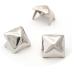 Silver Pyramid Studs (Bag of 100) Leathercrafting 2 Prong Studs – StudsAndSpikes