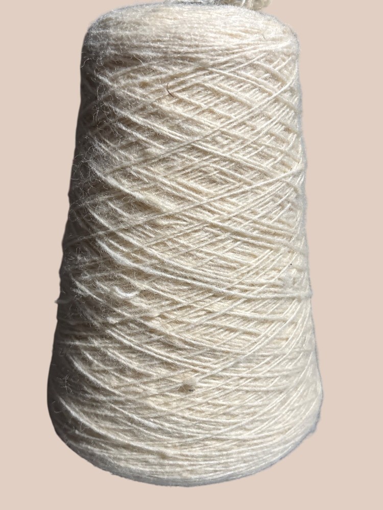 Lace Weight Tweed Yarn Cone 254g .21 g / yd